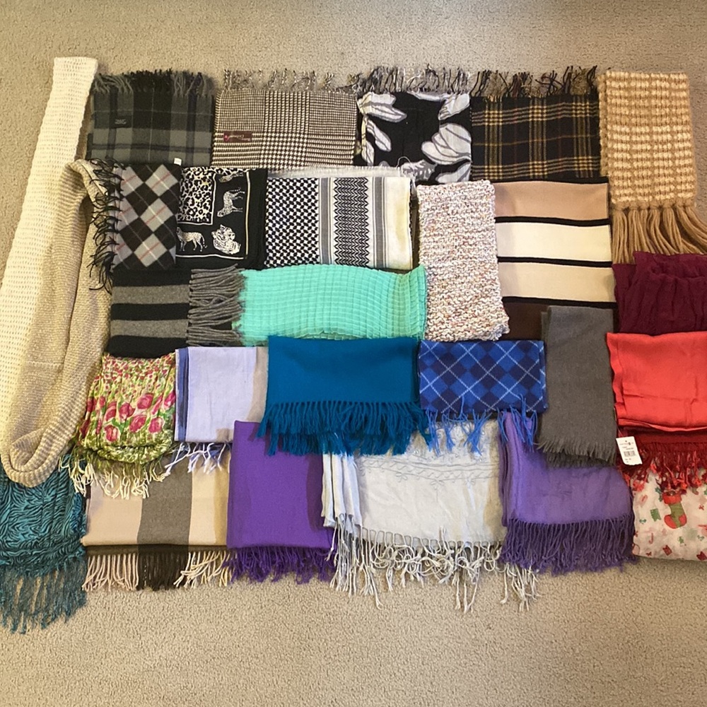 Bundle of scarves 27 total!!!